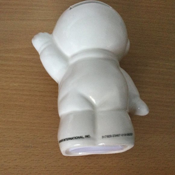 White ceramic astronaut figurine coin bank Greenbrier International Inc - Picture 4 of 4